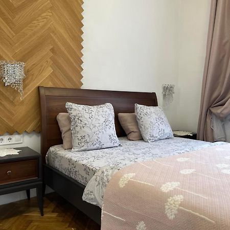 Lvapart 2 Вул Ковжуна 2 Кім Центр Не Далеко Від Ж Д Вокзалу Палацу Мистецтв Звітні Документи Lviv Luaran gambar